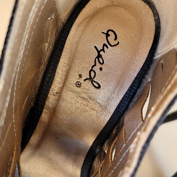 Qupid Peep Toe Bootie Heels Black Faux Leather Suede Women's Size 6.5 - Picture 7 of 7